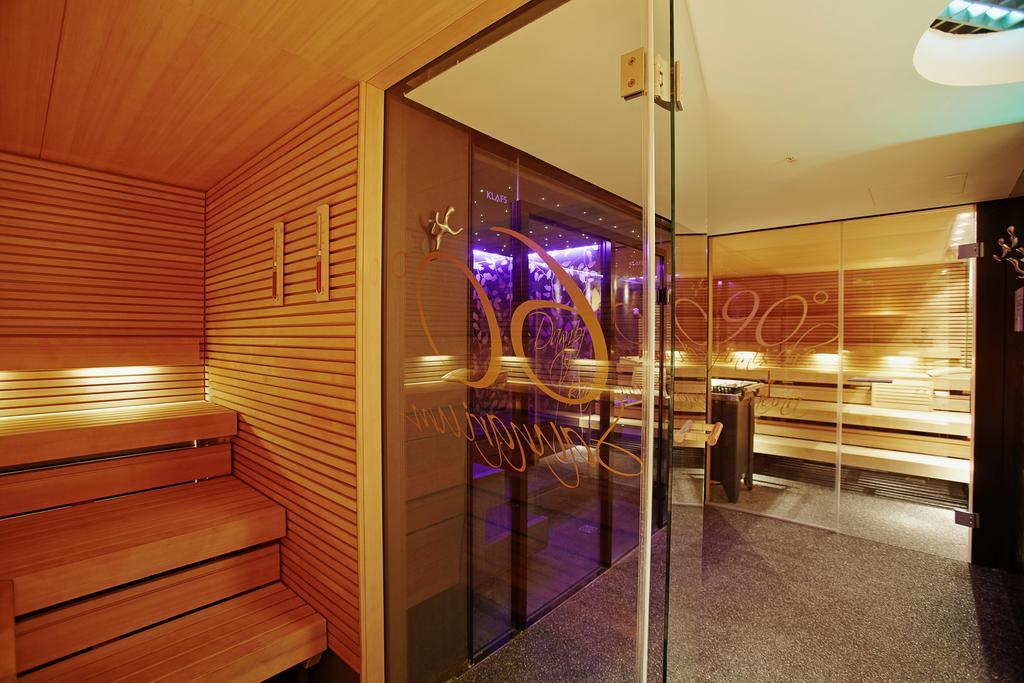 Savoy 4* Kolonia